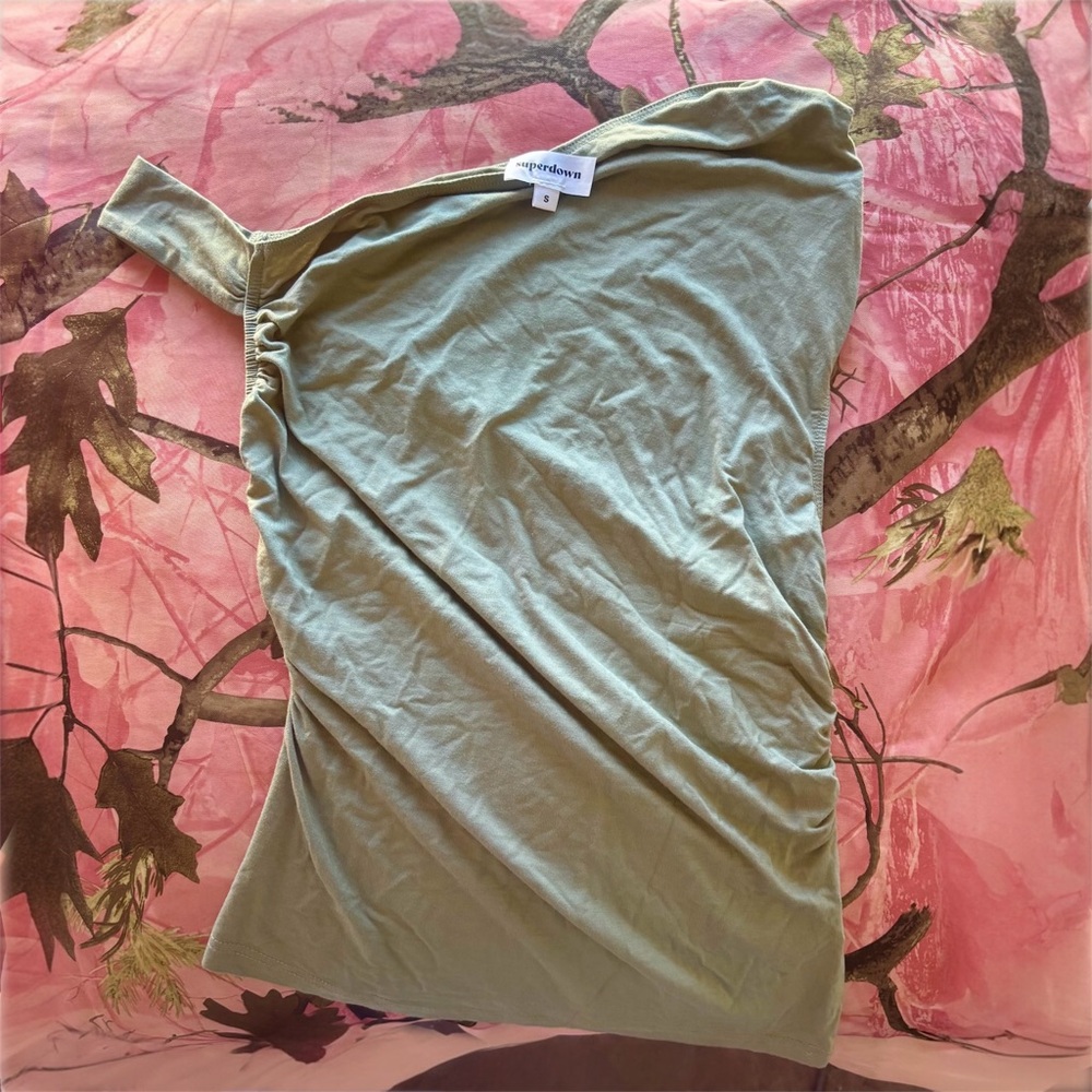 superdown moxie top in sage green women's one shoulder fitted blouse